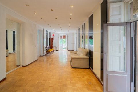 Продажа квартиры в Мадрид, Испания 3 спальни, 104.63м2 №122170 - фото 3