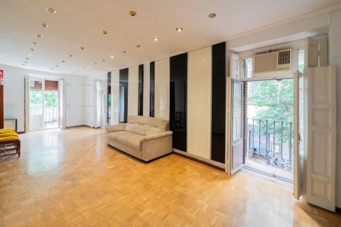 Продажа квартиры в Мадрид, Испания 3 спальни, 104.63м2 №122170 - фото 1