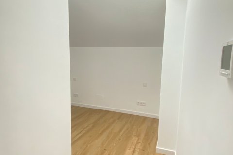 Penthouse for rent Galapagar, Madrid, Spain 4 bedrooms, 140 sq.m. No. 122449 - photo 17