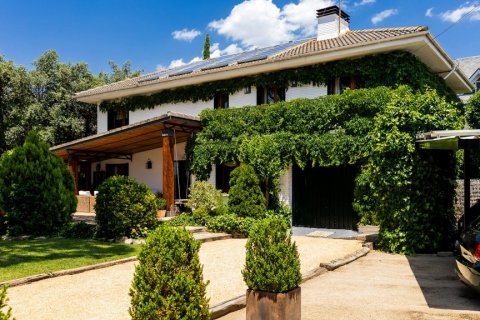 Villa for sale Collado Villalba, Madrid, Spain 6 bedrooms, 192 sq.m. No. 122453 - photo 1