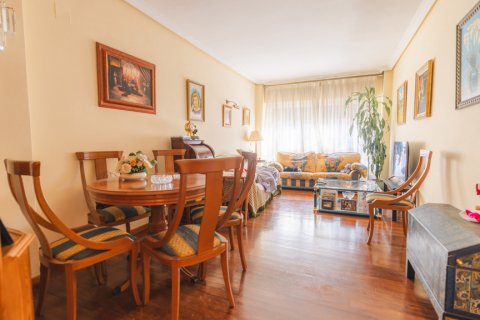 Продажа квартиры Мадрид, Испания 2 спальни, 97м2 №121614 - фото 2