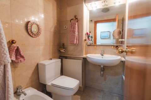 Продажа квартиры Мадрид, Испания 2 спальни, 97м2 №121614 - фото 9