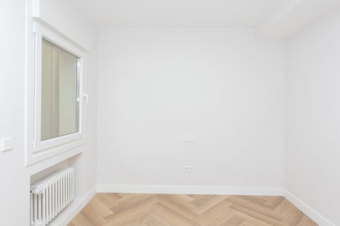 Продажа квартиры в Мадрид, Испания 3 спальни, 159м2 №121615 - фото 10