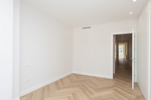 Продажа квартиры в Мадрид, Испания 3 спальни, 159м2 №121615 - фото 18