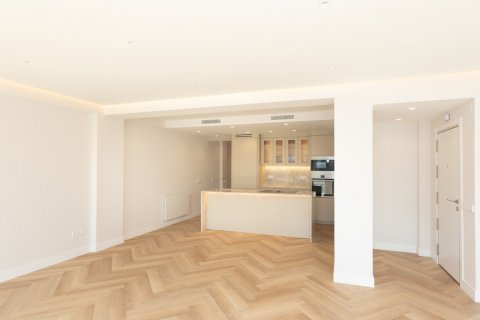 Продажа квартиры в Мадрид, Испания 3 спальни, 159м2 №121615 - фото 4