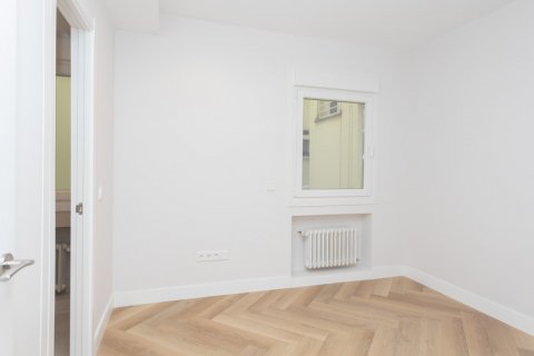 Продажа квартиры в Мадрид, Испания 3 спальни, 159м2 №121615 - фото 9