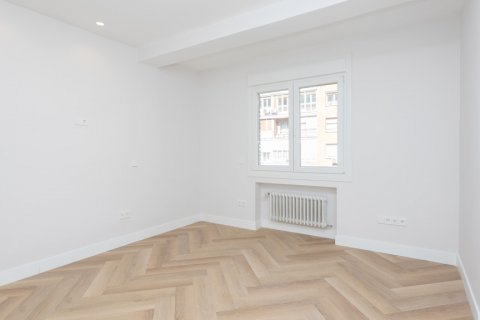 Продажа квартиры в Мадрид, Испания 3 спальни, 159м2 №121615 - фото 22