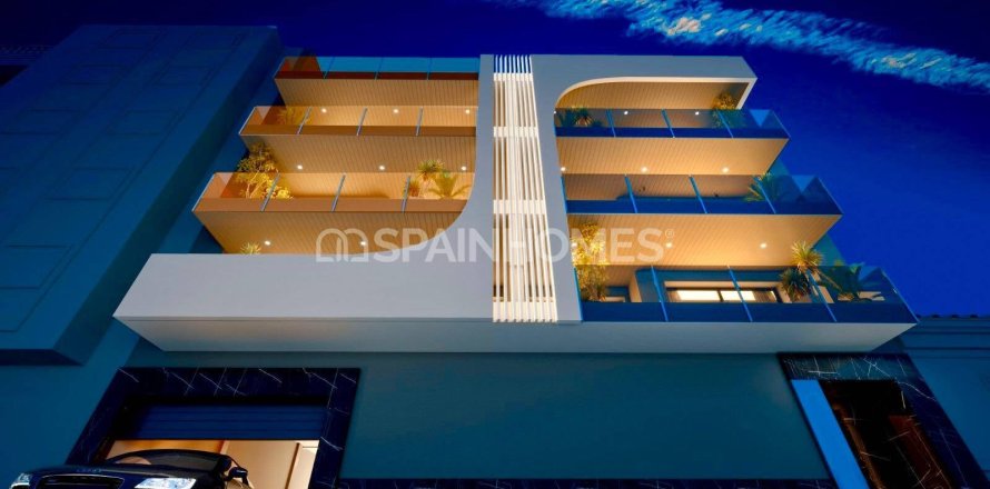 Apartment in Torrevieja, Alicante, Spain 3 bedrooms, 132 sq.m. No. 120970