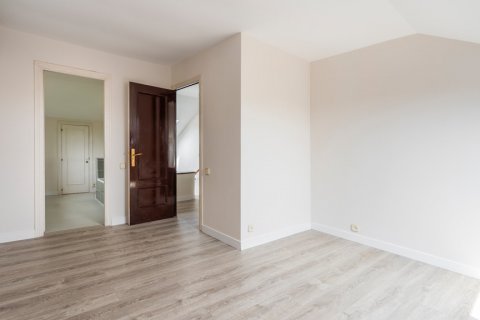 Villa en alquiler Madrid, España 5 dormitorios, 344 m2 No. 129879 - foto 15