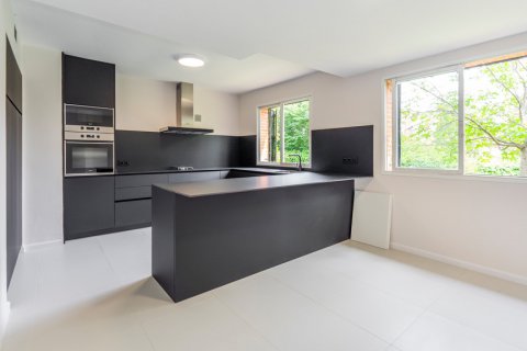 Villa en alquiler Madrid, España 5 dormitorios, 344 m2 No. 129879 - foto 9