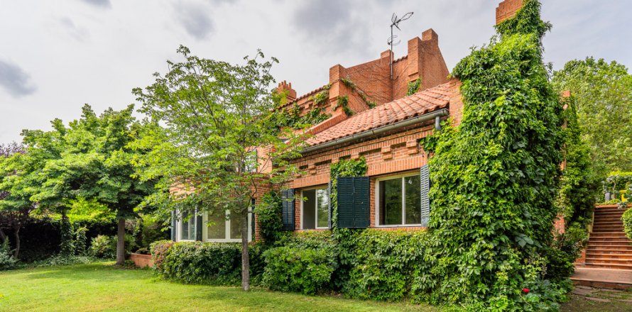 Villa Madrid, España 5 dormitorios, 344 m2 No. 129879