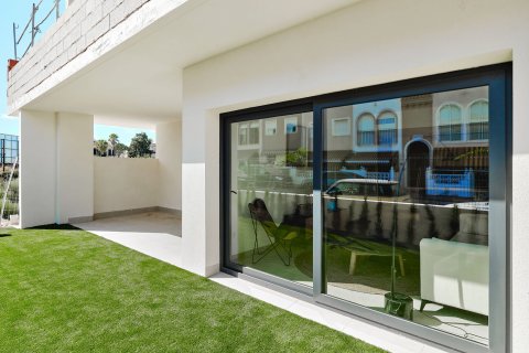 Bungalow till salu Torrevieja, Alicante, Spanien 2 sovrum, 102 kvm. Nr. 122798 - foto 15