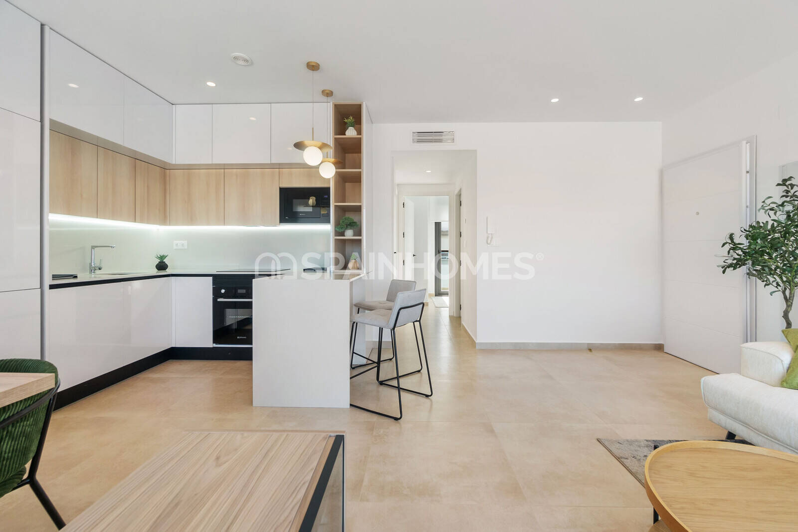 Apartment in Torrevieja, Alicante, Spain 2 bedrooms, 74 sq.m. No. 121172
