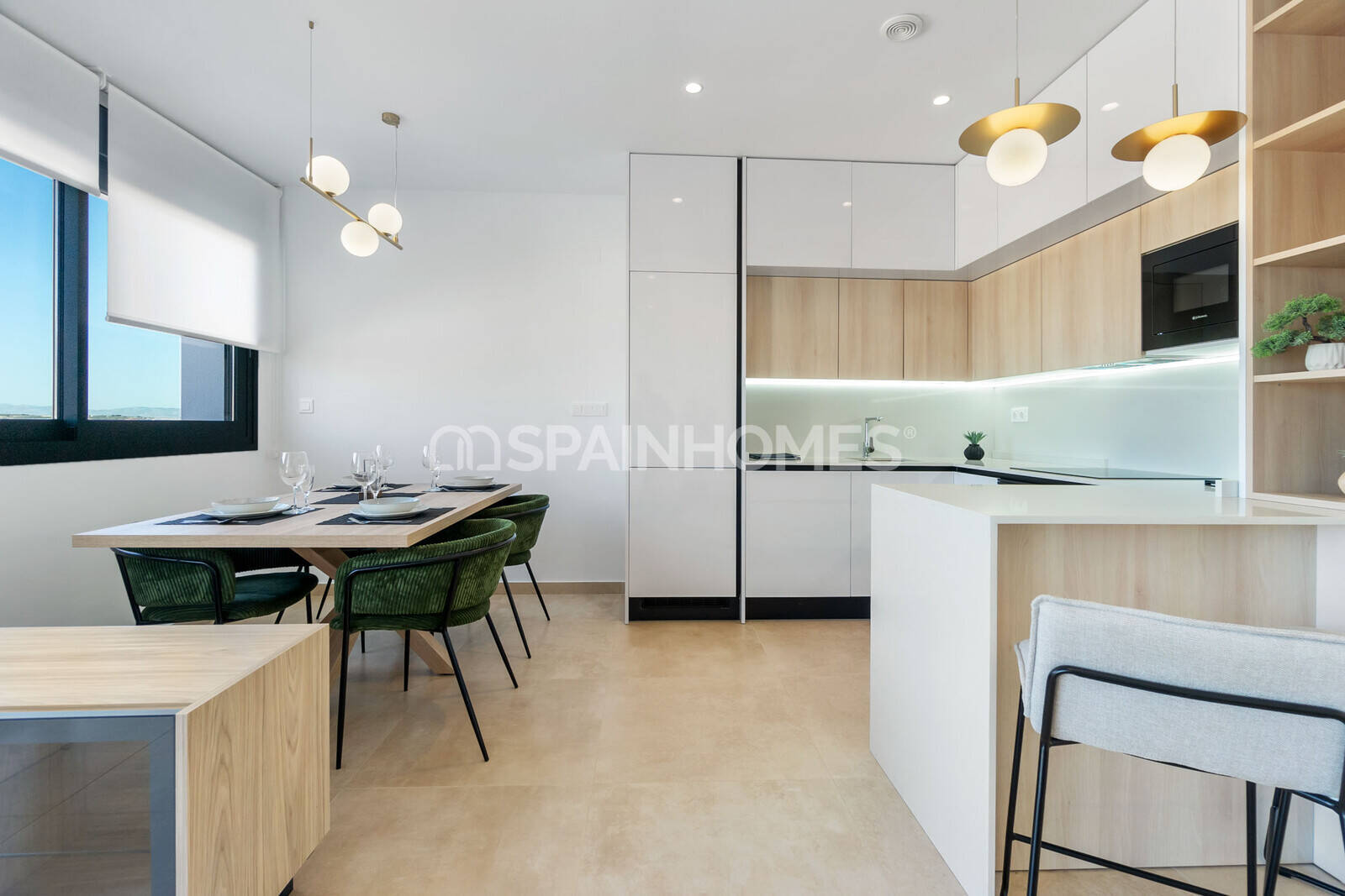 Apartment in Torrevieja, Alicante, Spain 2 bedrooms, 74 sq.m. No. 121172