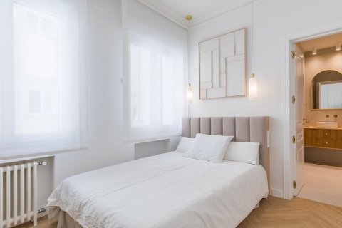 Lägenhet till salu Madrid, Spanien 4 sovrum, 181 kvm. Nr. 124772 - foto 14