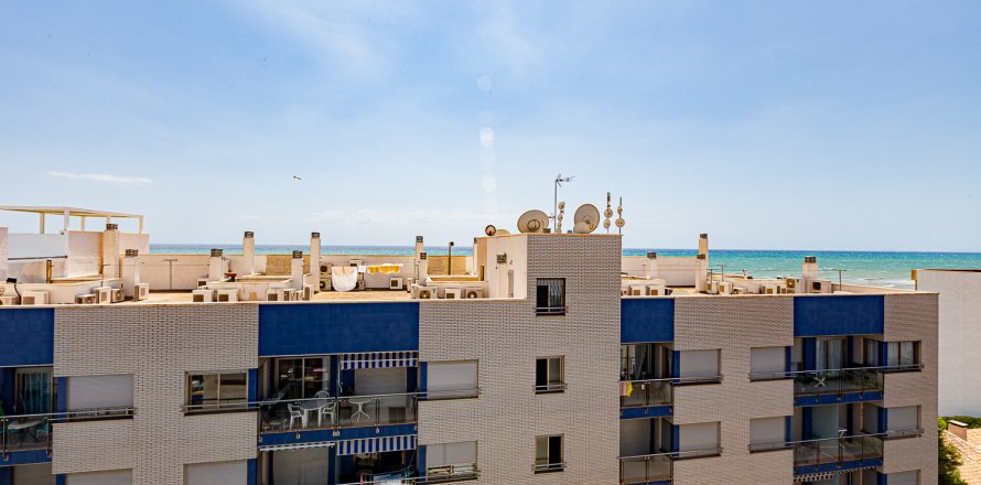 Apartamento Torrevieja, Alicante, España 3 dormitorios, 90 m2 No. 126977