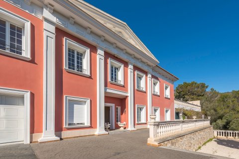 Villa for rent Bendinat, Mallorca, Spain 5 bedrooms, 561 sq.m. No. 130917 - photo 1