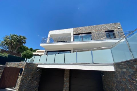 House à vendre Sant Feliu de Guixols, Girona, Espagne, 4 chambres, 300 m2 No. 130916 - photo 5