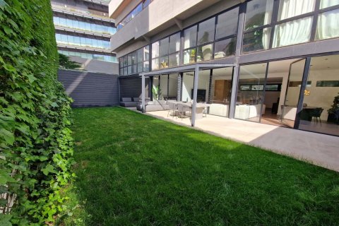 Продажа квартиры в Барселона, Испания 2 спальни, 109м2 №122639 - фото 1