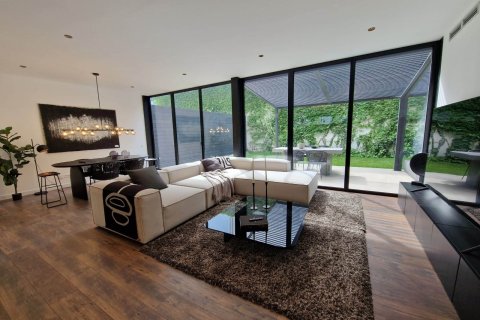 Продажа квартиры в Барселона, Испания 2 спальни, 109м2 №122639 - фото 2