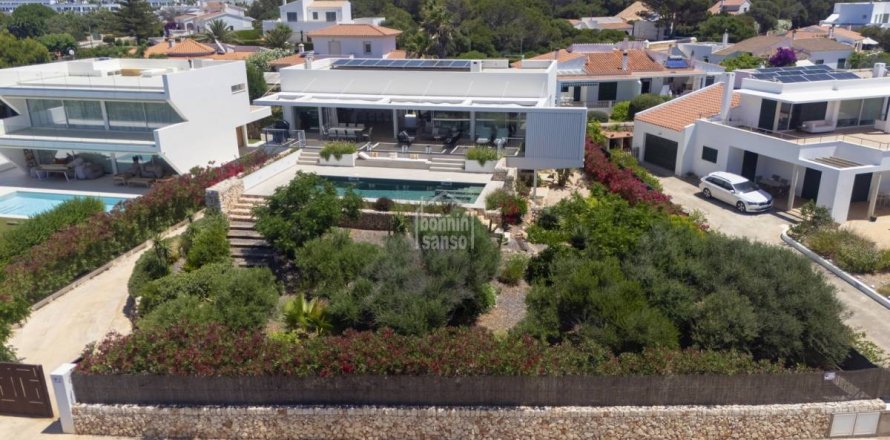 Villa in Els Canutells, Menorca, Spanien 4 Schlafzimmer, 324 m2 Nr. 130874