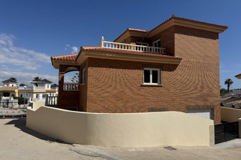 Huvila myytävänä Ciudad Quesada, Alicante, Espanja, 4 makuuhuonetta, 199 m2 No. 120032 - kuva 2