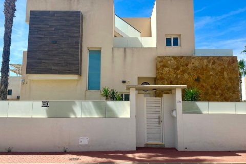Willa Torrevieja, Alicante, Hiszpania 3 sypialnie, 120 mkw. nr 131964 – zdjęcie 2