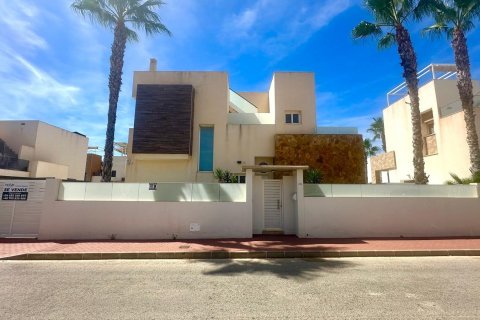 Willa Torrevieja, Alicante, Hiszpania 3 sypialnie, 120 mkw. nr 131964 – zdjęcie 3