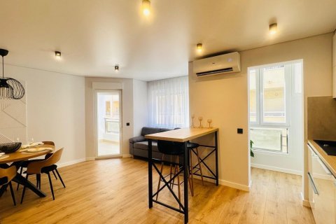 Apartment for sale Torrevieja, Alicante, Spain 3 bedrooms, 102 sq.m. No. 131914 - photo 8