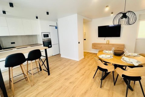 Apartment for sale Torrevieja, Alicante, Spain 3 bedrooms, 102 sq.m. No. 131914 - photo 2