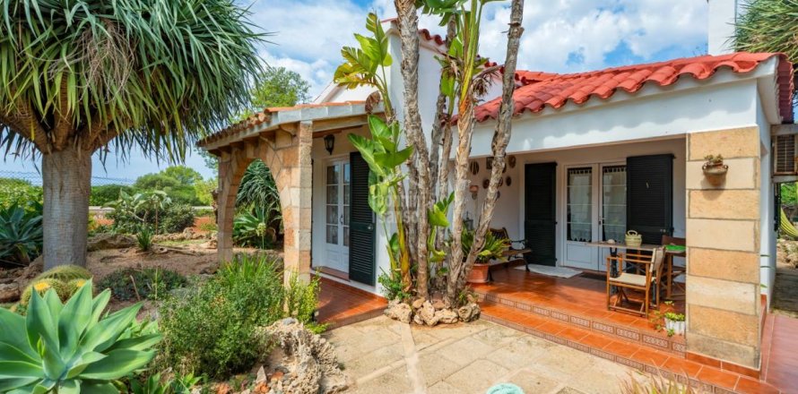 Villa Platja Santandria, Menorca, Spain 3 bedrooms, 2004 sq.m. No. 130849