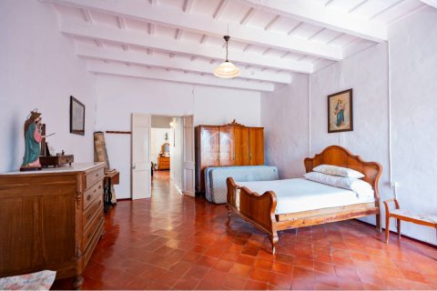 Townhouse for sale Ciutadella De Menorca, Menorca, Spain 5 bedrooms, 201 sq.m. No. 130845 - photo 11