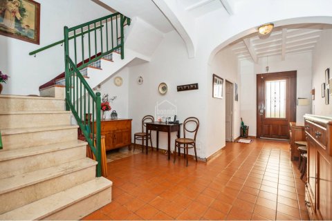 Townhouse for sale Ciutadella De Menorca, Menorca, Spain 5 bedrooms, 201 sq.m. No. 130845 - photo 2