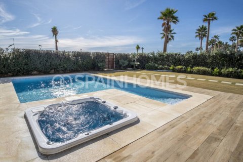 Villa for sale in Estepona, Malaga, Spain 4 bedrooms, 315 sq.m. No. 131172 - photo 8