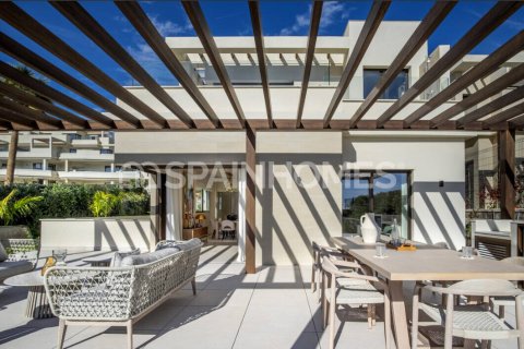 Villa for sale in Estepona, Malaga, Spain 4 bedrooms, 315 sq.m. No. 131172 - photo 13