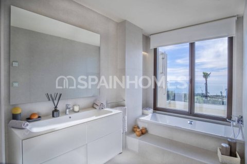 Villa for sale in Estepona, Malaga, Spain 4 bedrooms, 315 sq.m. No. 131172 - photo 29