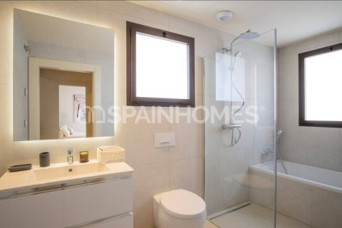 Villa for sale in Estepona, Malaga, Spain 4 bedrooms, 315 sq.m. No. 131172 - photo 30