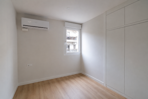 Apartment for sale in Barcelona, Spain 3 bedrooms, 65 sq.m. No. 130407 - photo 4