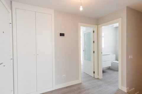 Bliźniak Madrid, Hiszpania 4 sypialnie, 219 mkw. nr 124578 – zdjęcie 14