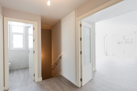 Bliźniak Madrid, Hiszpania 4 sypialnie, 219 mkw. nr 124578 – zdjęcie 13