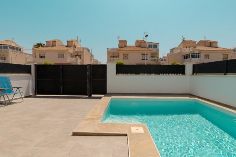 Villa pārdošanā Torrevieja, Alicante, Spānijā 3 istabas, 105 m2 Nr. 125755 - attēls 13