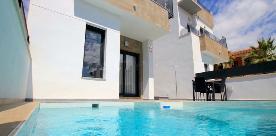 Villa Torrevieja, Alicante, Spānijā 3 istabas, 105 m2 Nr. 125755