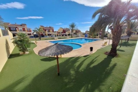 Bungalow for sale Torrevieja, Alicante, Spain 2 bedrooms, 75 sq.m. No. 128666 - photo 1
