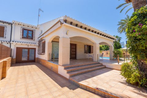 Villa for sale Punta Prima, Alicante, Spain 4 bedrooms, 168 sq.m. No. 122611 - photo 25