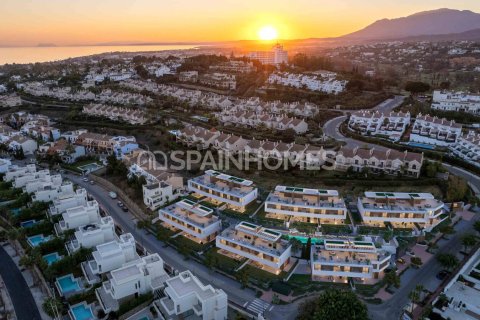 Villa for sale in Estepona, Malaga, Spain 4 bedrooms, 265 sq.m. No. 121103 - photo 6