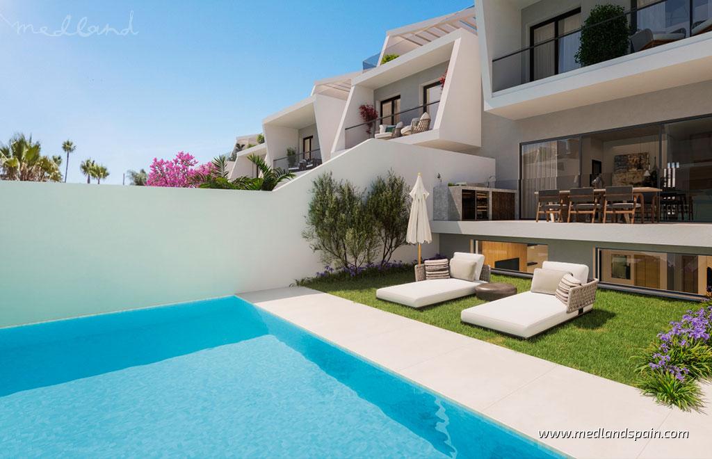 Radhus i Estepona, Malaga, Spanien 3 sovrum, 343 kvm. Nr. 121708