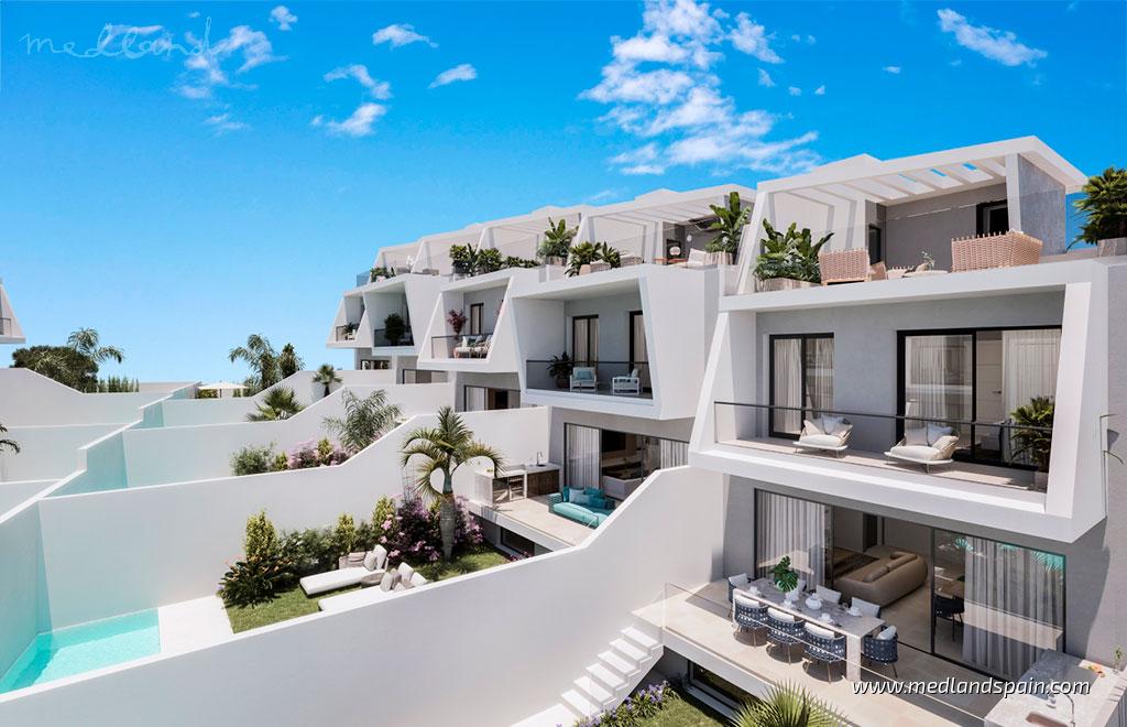 Radhus i Estepona, Malaga, Spanien 3 sovrum, 343 kvm. Nr. 121708
