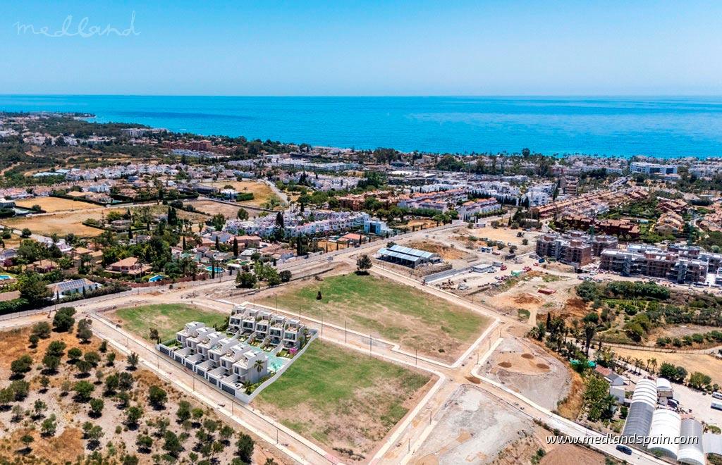 Radhus i Estepona, Malaga, Spanien 3 sovrum, 343 kvm. Nr. 121708