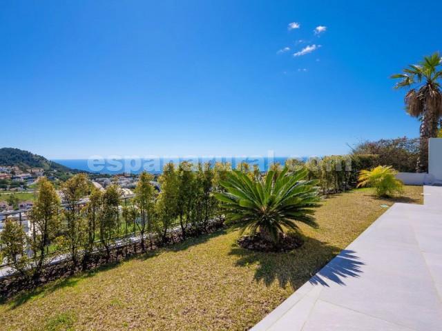 Villa i Mijas, Malaga, Spanien 4 sovrum, 338 kvm. Nr. 128605