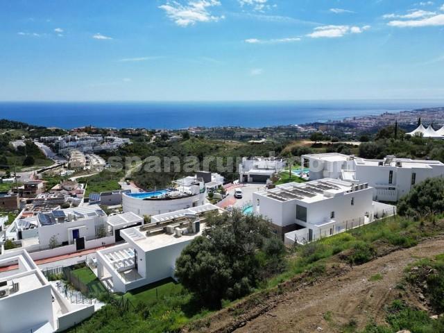 Villa i Mijas, Malaga, Spanien 4 sovrum, 338 kvm. Nr. 128605